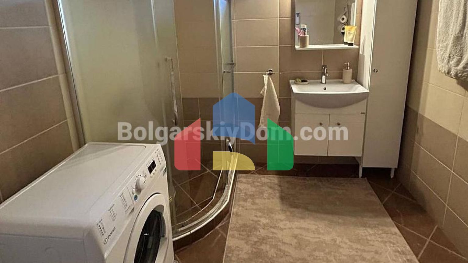 Одноповерховий будинок в Каменар