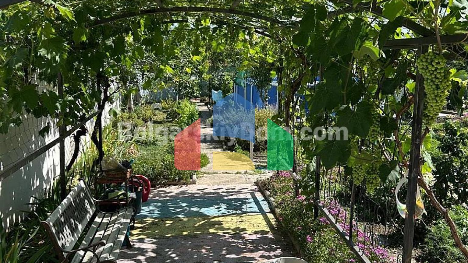 Одноповерховий будинок в Каменар