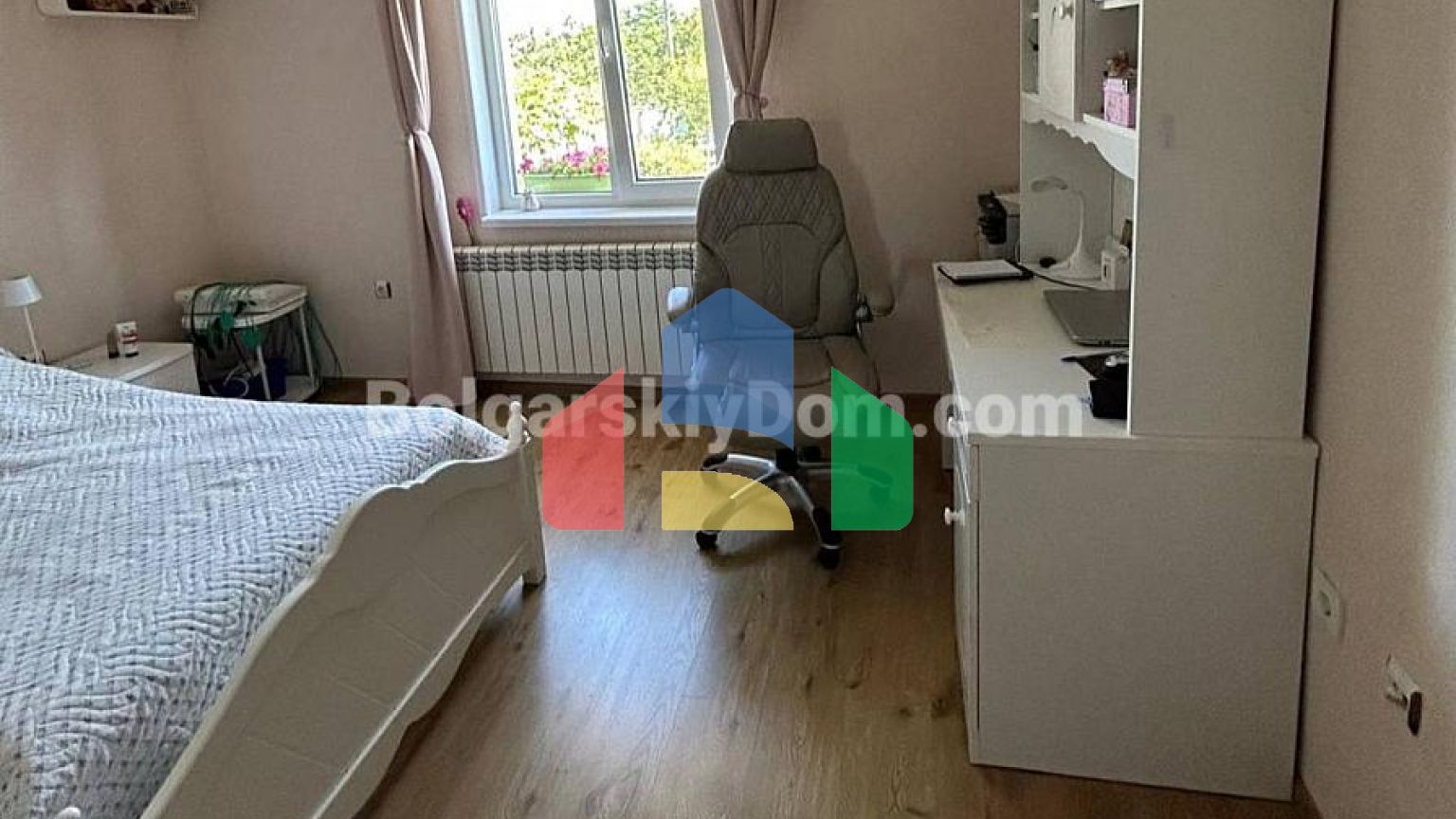 Одноповерховий будинок в Каменар