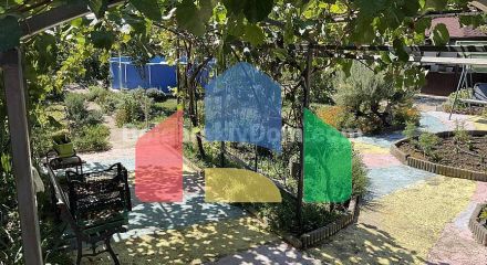 Одноповерховий будинок в Каменар