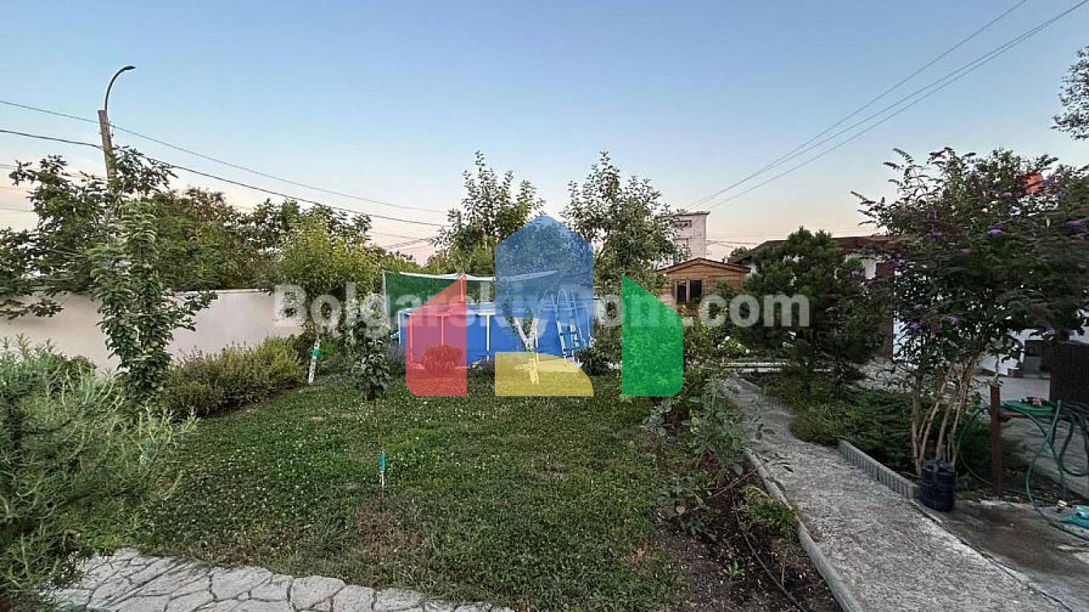 Одноповерховий будинок в Каменар