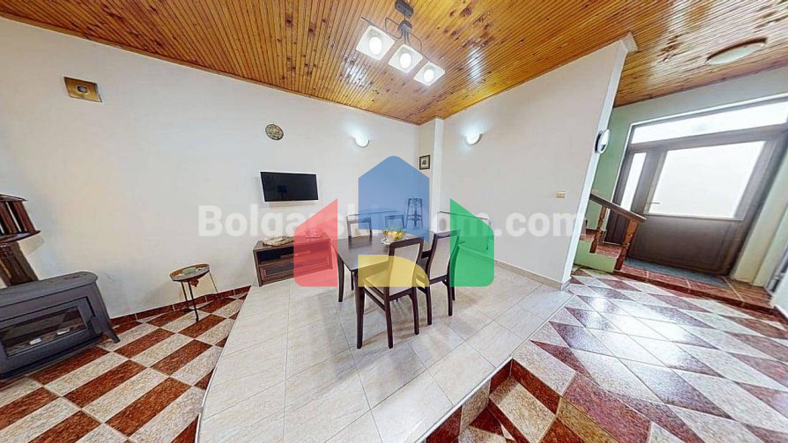 Будинок в Порой