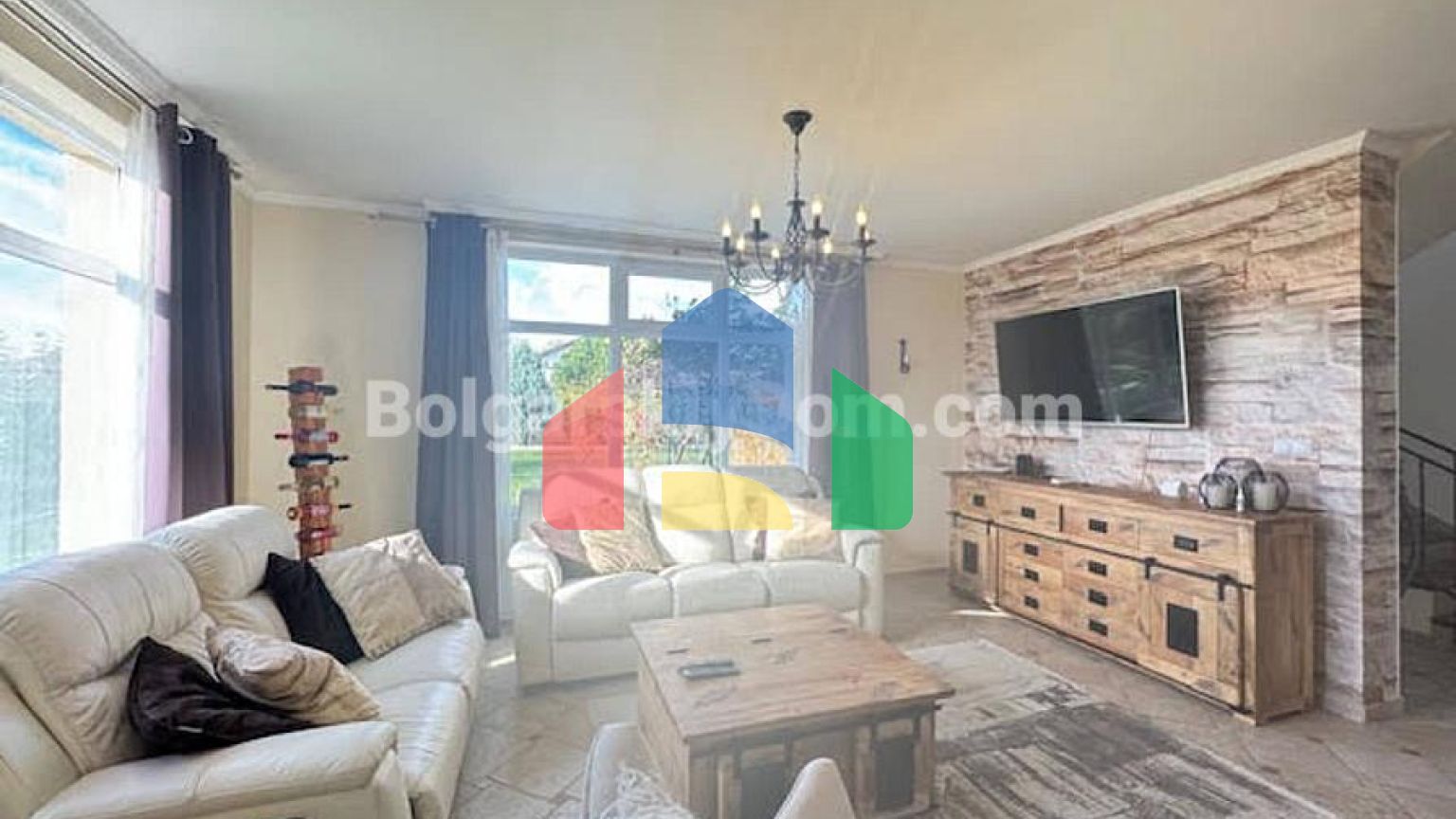 Двоповерховий будинок в Каменар