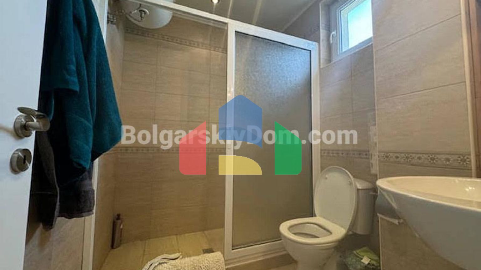 Двоповерховий будинок в Каменар