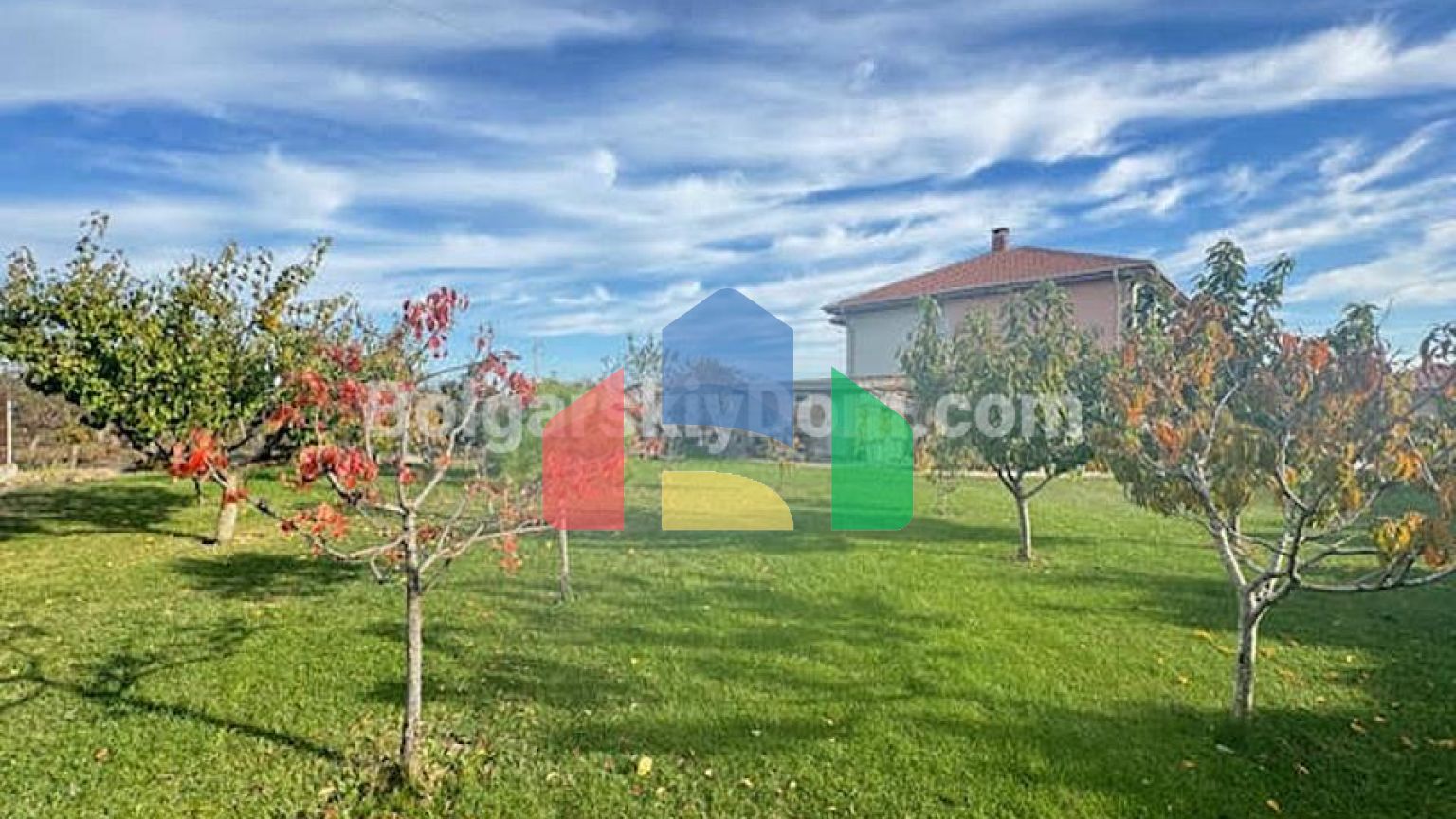 Двоповерховий будинок в Каменар