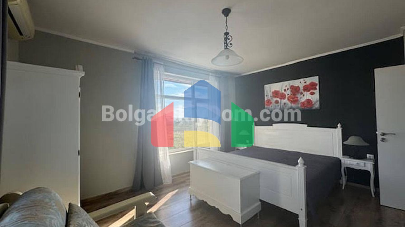 Двоповерховий будинок в Каменар