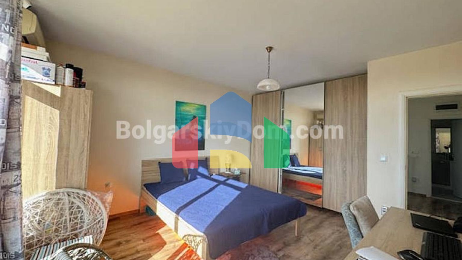 Двоповерховий будинок в Каменар