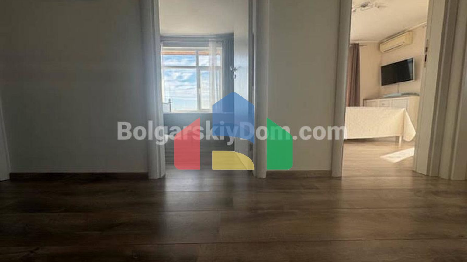 Двоповерховий будинок в Каменар