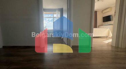 Двоповерховий будинок в Каменар