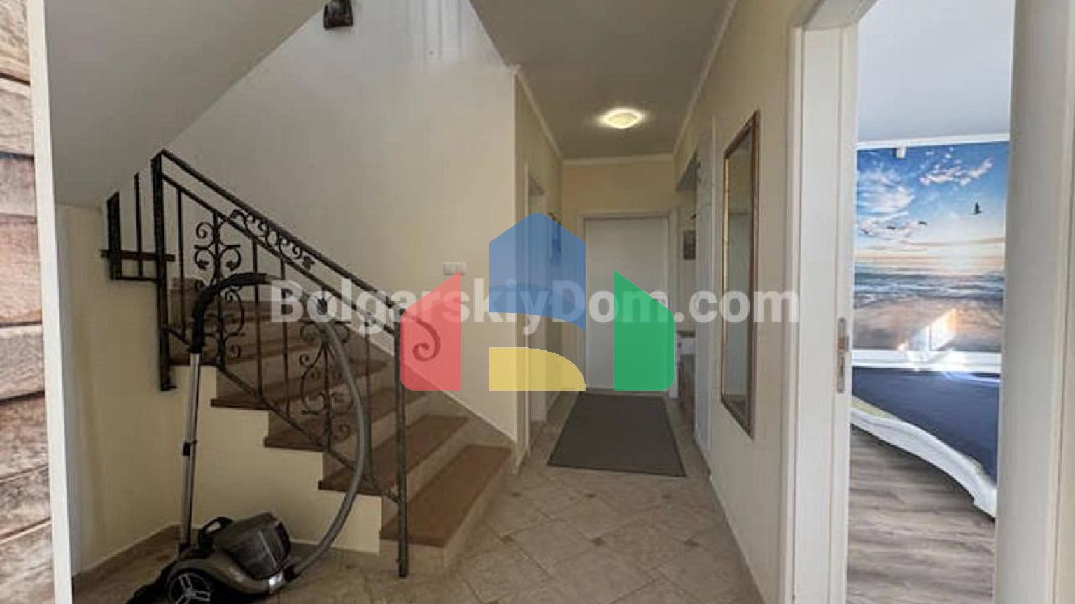 Двоповерховий будинок в Каменар