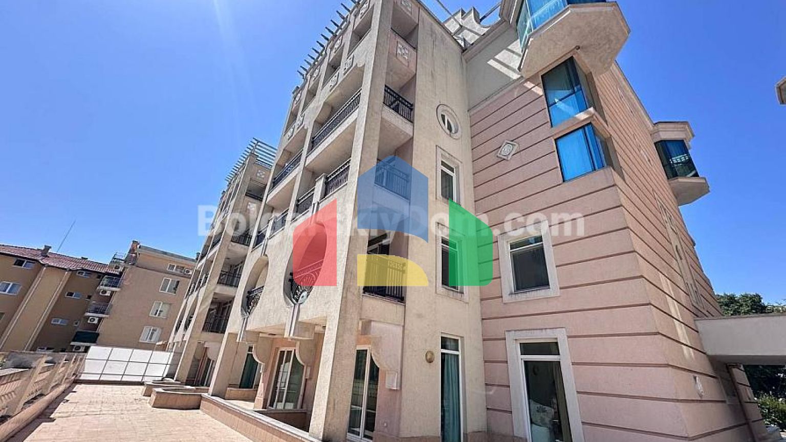 Трехкомнатная квартира в Сансет Резорт