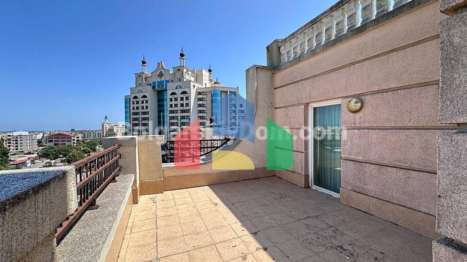 Трехкомнатная квартира в Сансет Резорт