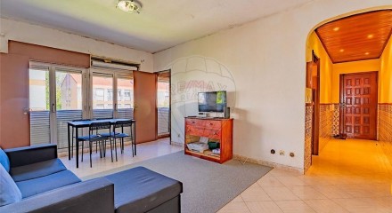 Residential - Condo/Apartment - T2 - Massamá e Monte Abraão, Sintra - PT