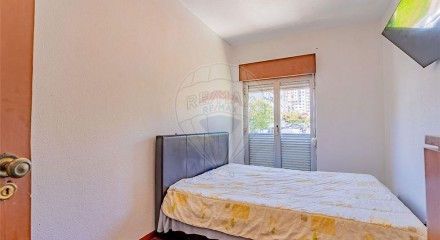 Residential - Condo/Apartment - T2 - Massamá e Monte Abraão, Sintra - PT