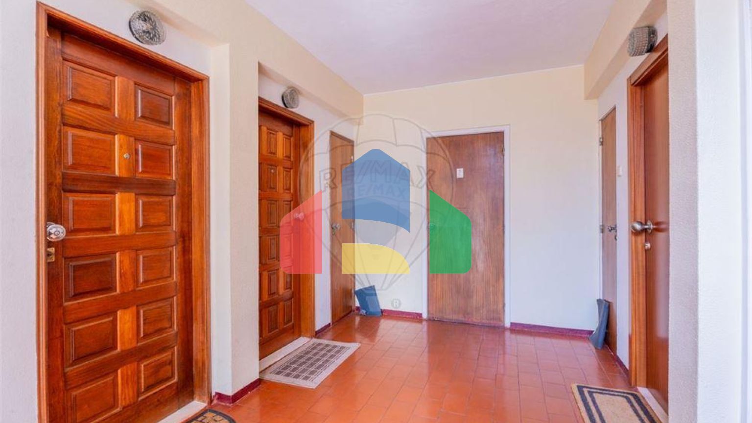 Residential - Condo/Apartment - T2 - Massamá e Monte Abraão, Sintra - PT