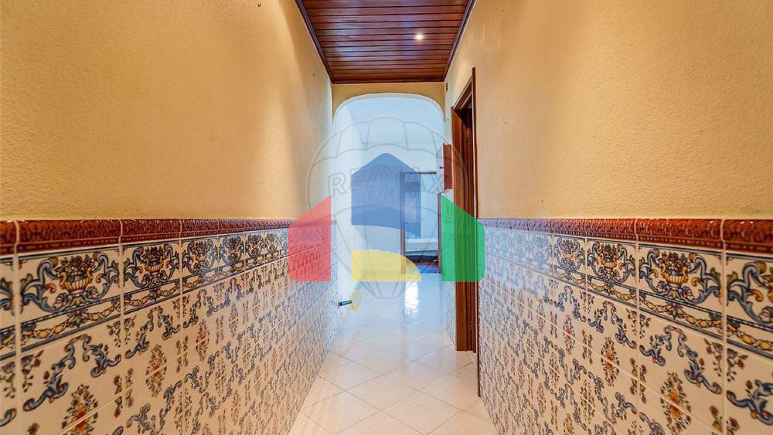 Residential - Condo/Apartment - T2 - Massamá e Monte Abraão, Sintra - PT