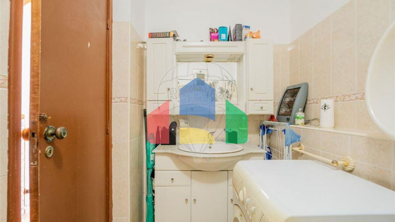 Residential - Condo/Apartment - T2 - Massamá e Monte Abraão, Sintra - PT