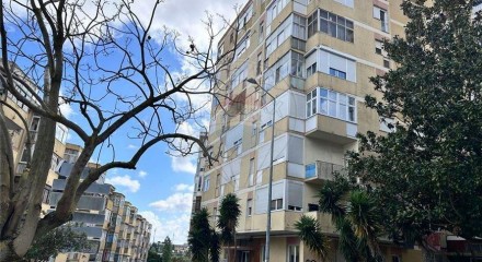 Residential - Condo/Apartment - T3 - Massamá e Monte Abraão, Sintra - PT