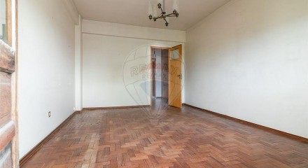 Residential - Condo/Apartment - T3 - Massamá e Monte Abraão, Sintra - PT