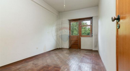 Residential - Condo/Apartment - T3 - Massamá e Monte Abraão, Sintra - PT