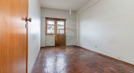 Residential - Condo/Apartment - T3 - Massamá e Monte Abraão, Sintra - PT