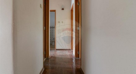 Residential - Condo/Apartment - T3 - Massamá e Monte Abraão, Sintra - PT