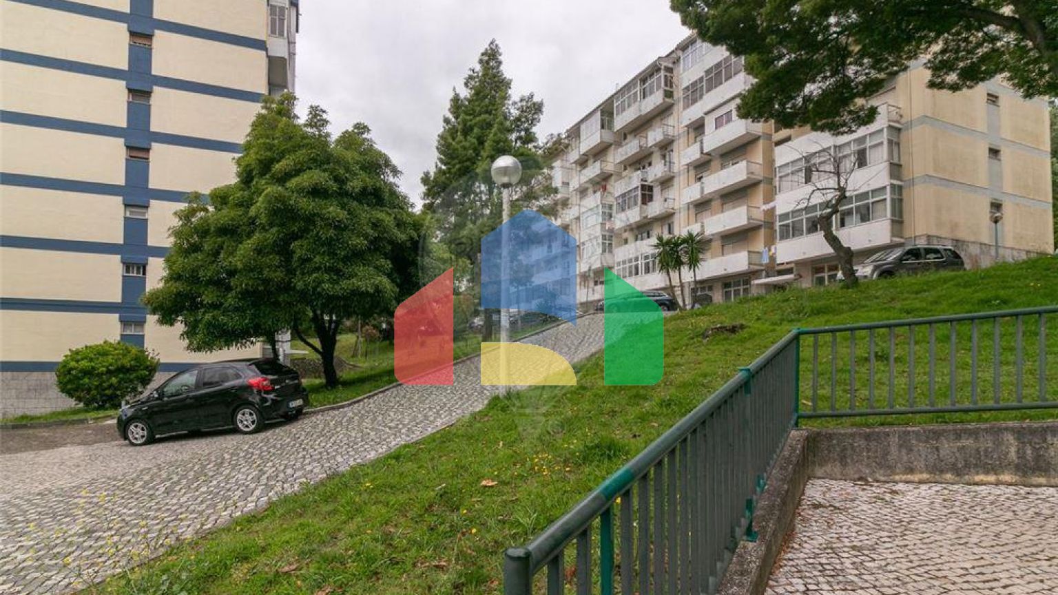 Residential - Condo/Apartment - T3 - Massamá e Monte Abraão, Sintra - PT