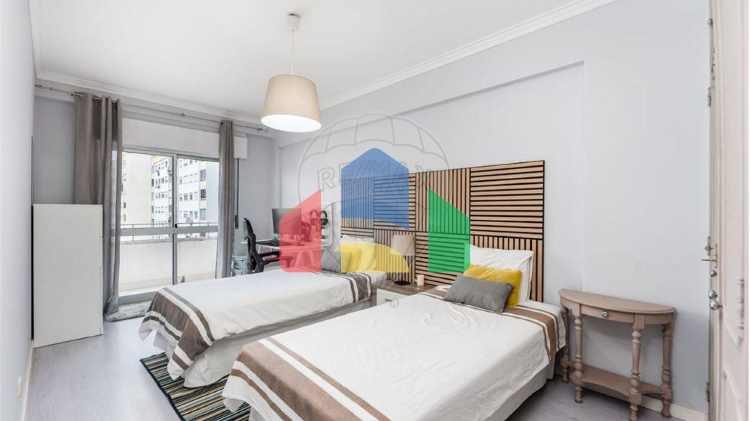 Residential - Condo/Apartment - T2 - Massamá e Monte Abraão, Sintra - PT