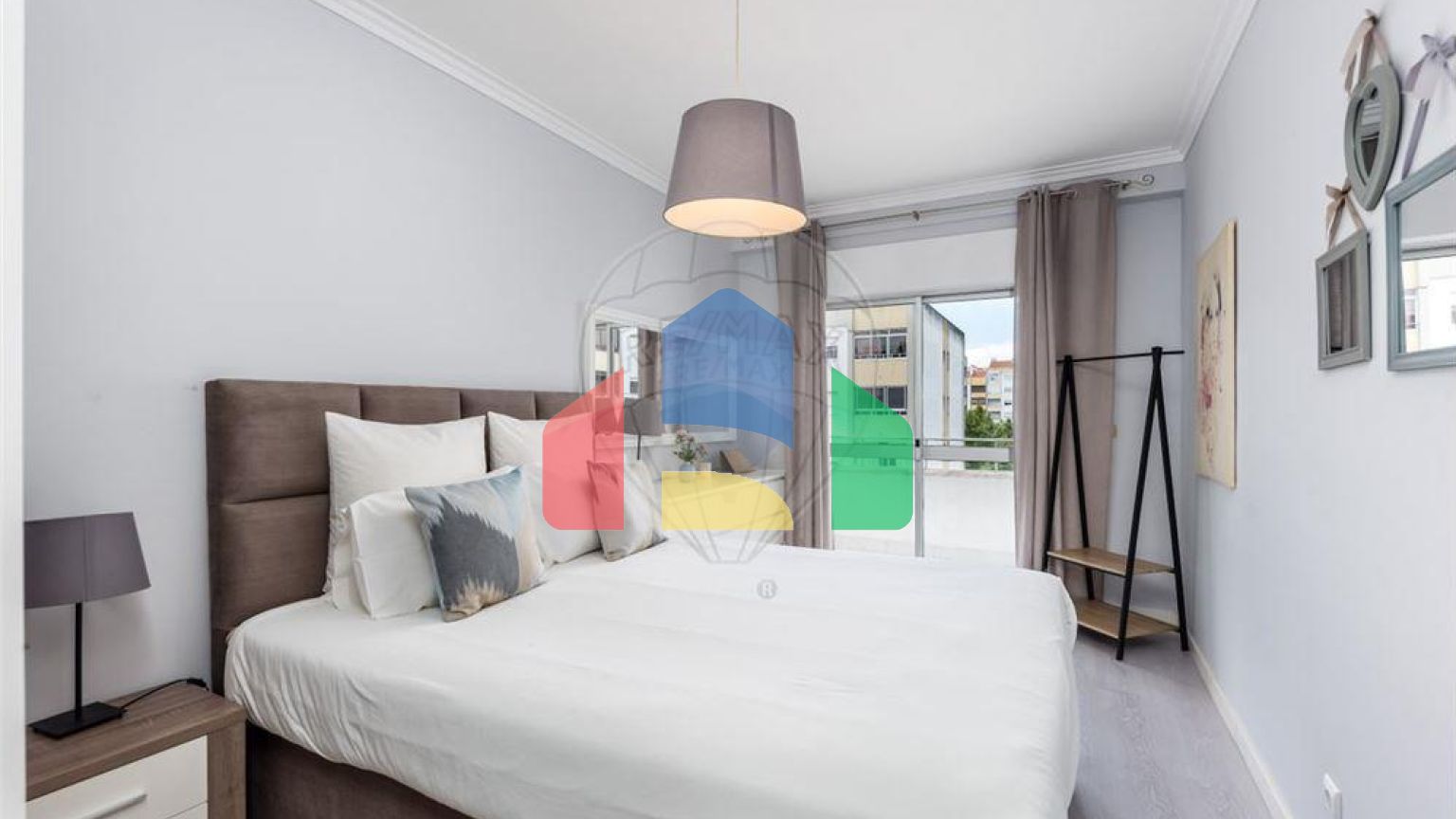 Residential - Condo/Apartment - T2 - Massamá e Monte Abraão, Sintra - PT