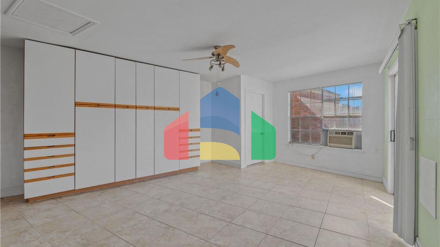 Residential - Single Family Home - Houston, Texas, United States - United States