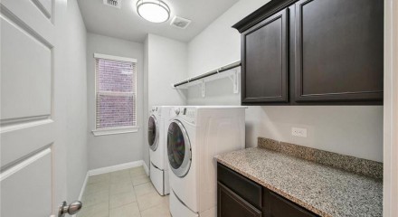 Residential - Single Family Home - Houston, Texas, United States - United States
