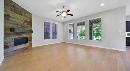 Residential - Single Family Home - Houston, Texas, United States - United States
