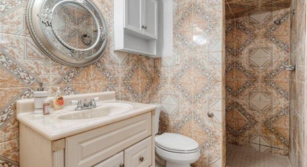 Residential - Single Family Home - Houston, Texas, United States - United States