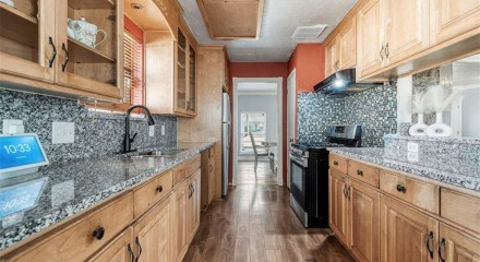 Residential - Single Family Home - Houston, Texas, United States - United States