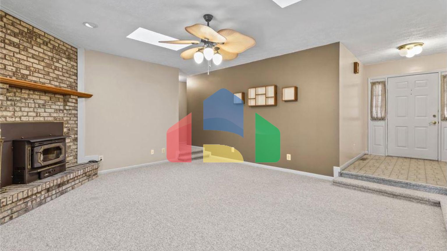 Residential - Single Family Home - White Plains, Maryland, United States - United States