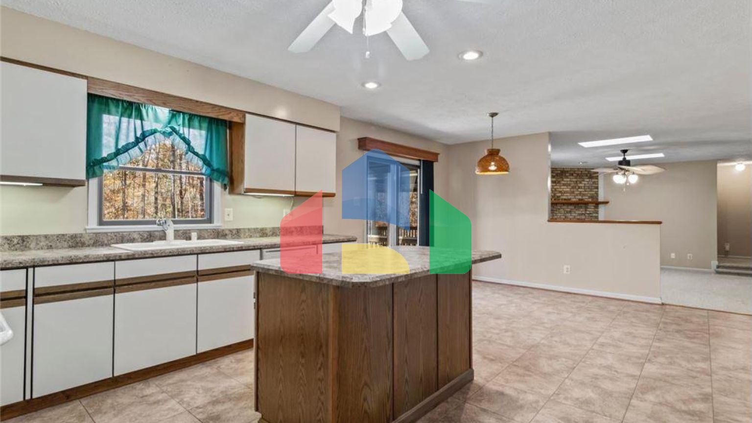 Residential - Single Family Home - White Plains, Maryland, United States - United States