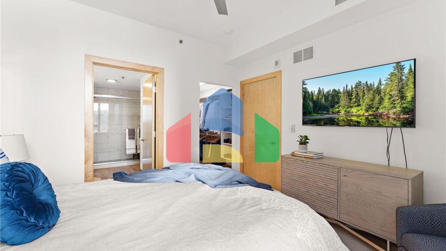 Residential - Condo/Apartment - Minneapolis, Minnesota, United States - United States