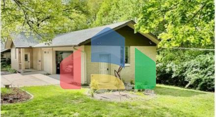 Residential - Single Family Home - Burlington, Iowa, United States - United States