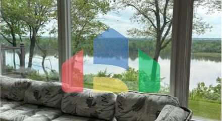 Residential - Single Family Home - Burlington, Iowa, United States - United States