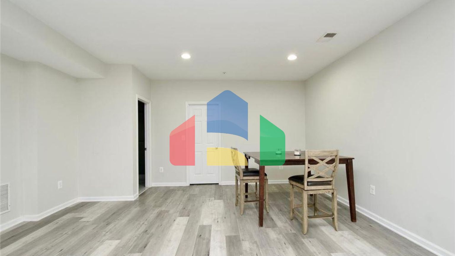 Residential - Single Family Home - White Plains, Maryland, United States - United States