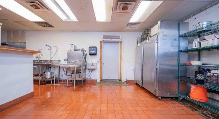 Commercial - Commercial/Retail - Mount Pleasant, United States - United States