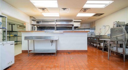 Commercial - Commercial/Retail - Mount Pleasant, United States - United States
