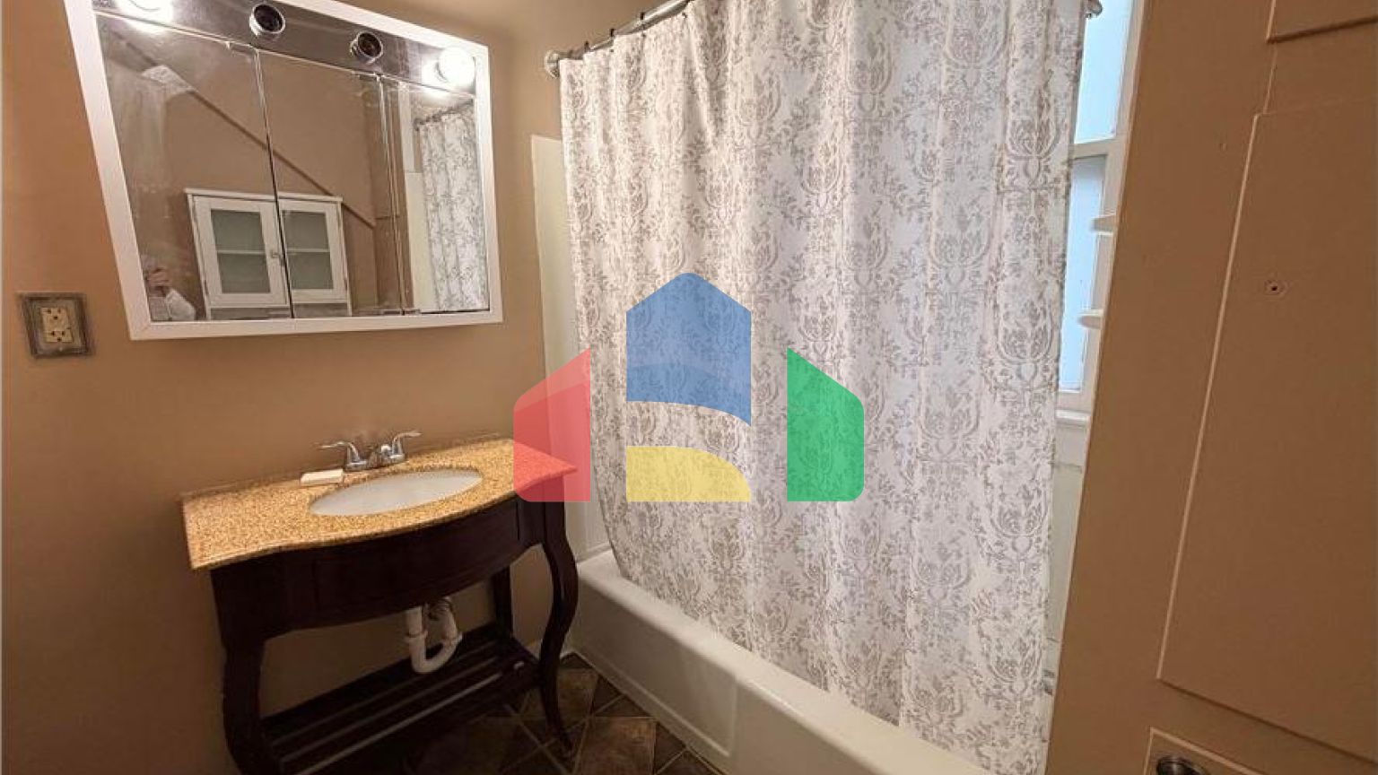 Residential - Single Family Home - Burlington, Iowa, United States - United States