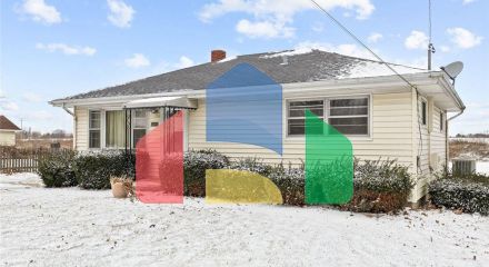 Residential - Single Family Home - Burlington, Illinois, United States - United States