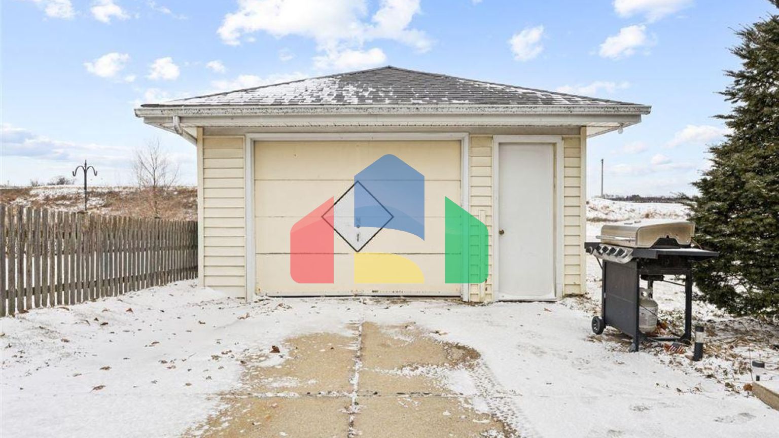 Residential - Single Family Home - Burlington, Illinois, United States - United States