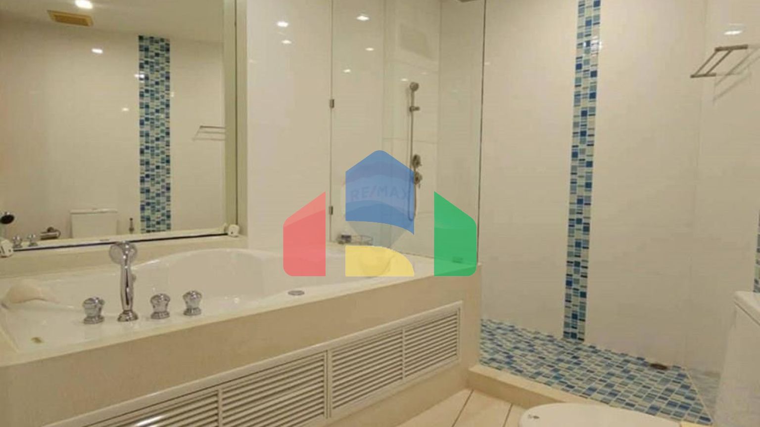 Residential - Luxury Condo - Pattaya City, Chonburi-Pattaya - TH