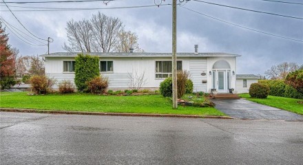Residential - Bungalow - Grand-Mère, Canada - Canada