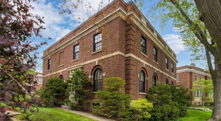 Residential - Two Level House - Montréal (Westmount), Canada - Canada
