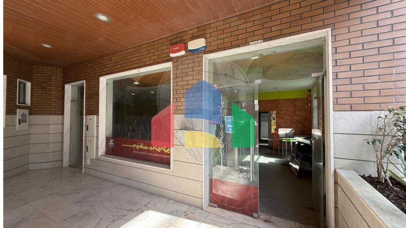 Commercial - Sale of Business - Ramada e Caneças, Odivelas - PT