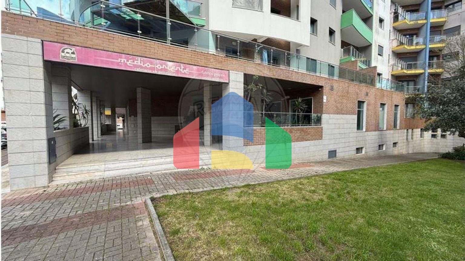 Commercial - Sale of Business - Ramada e Caneças, Odivelas - PT